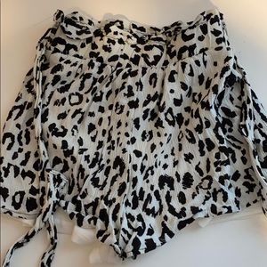 WORN ONCE ALTARD STATE PAPERBAG WAIST SHORTS